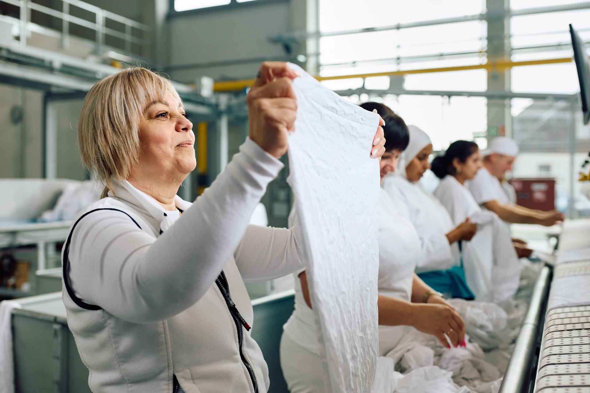 hammerl-mensch bei der arbeit industriefotografie
